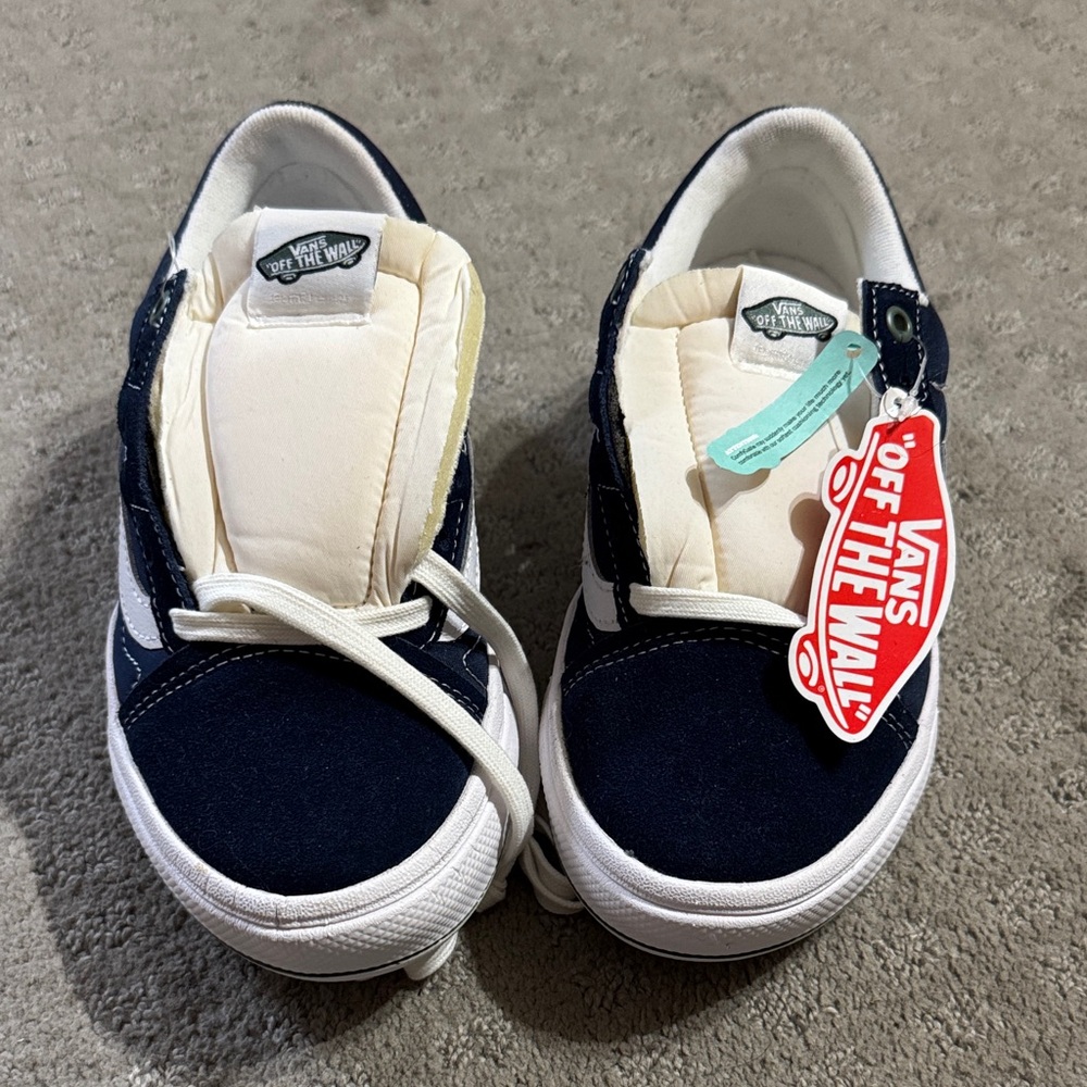 Vans Kids Sneakers in Navy and Cream Mens 5/ womens 7